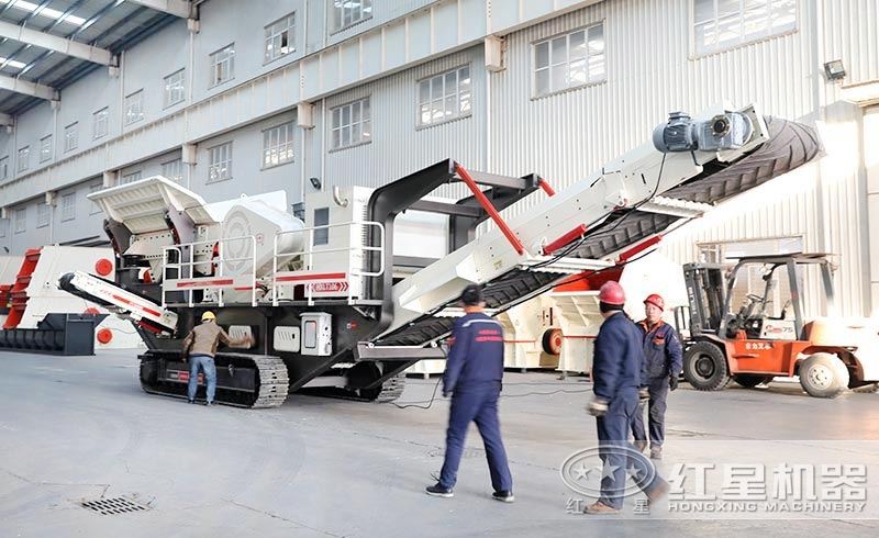 履帶破碎機_液壓自行驅動廠家，客戶來廠咨詢