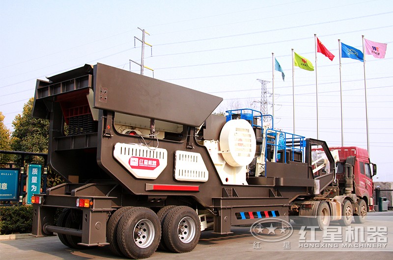時(shí)產(chǎn)200噸小型移動(dòng)破碎車，配顎破機(jī)，發(fā)往湖北市場(chǎng)