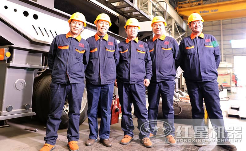 規(guī)?；a(chǎn)車間，專業(yè)化技術(shù)人才