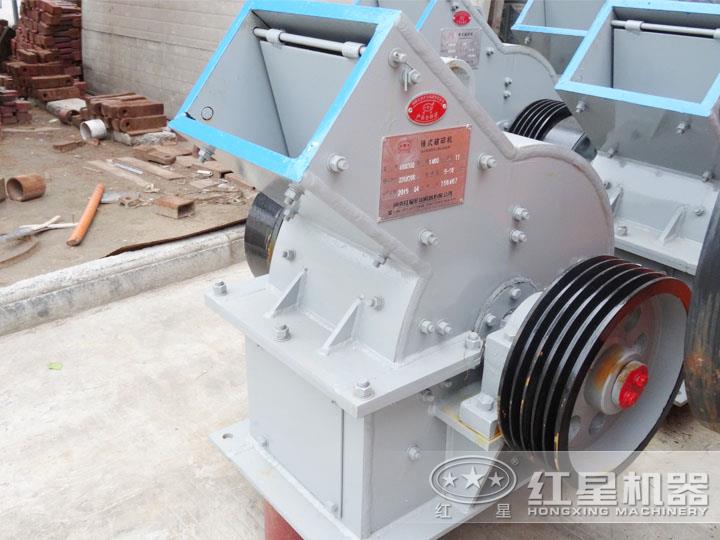 錘式破碎機(jī)，電機(jī)功率6P 55KW，時(shí)產(chǎn)18-40噸