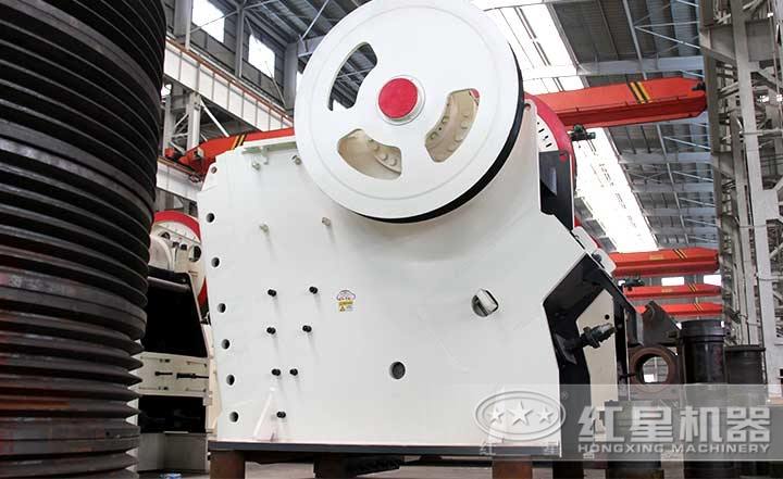 PE顎式破碎機產(chǎn)量1-2200t/h，排料口10-350mm