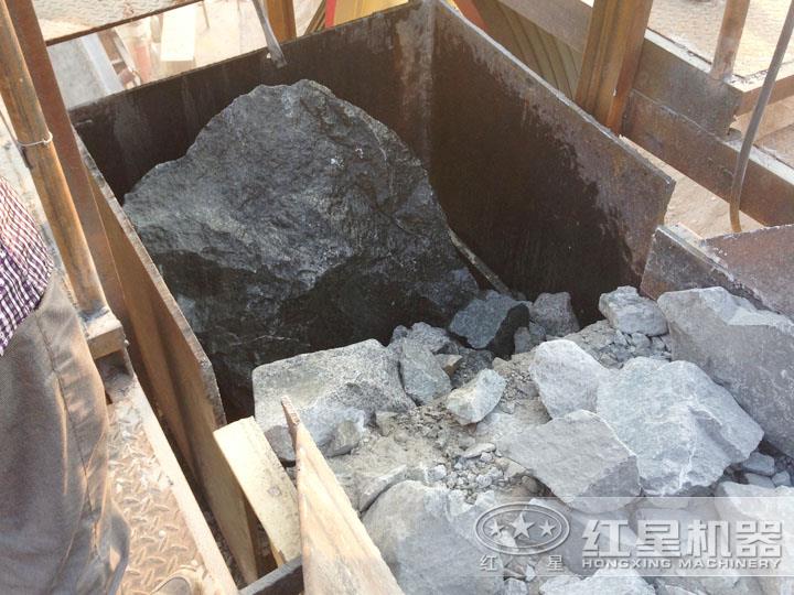 印尼尾礦加工現(xiàn)場，進料粒度大，出料5-10mm