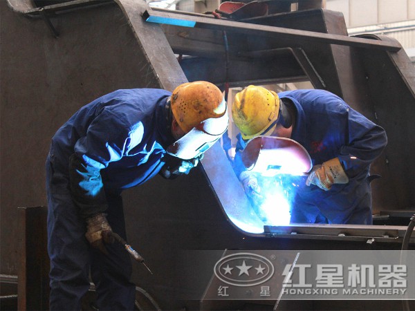錘式破碎機(jī)匠心做工，質(zhì)量保證